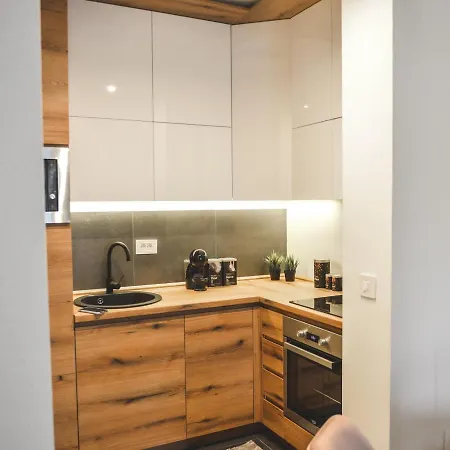 Mona Liza Apartman